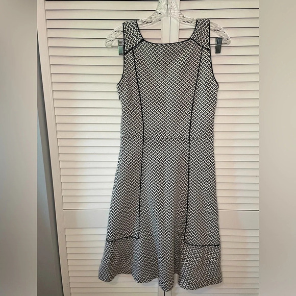 Lands’ End Women’s Dress Size 6T White Black Sleeveless A-Line Jacquard Flounce - Picture 9 of 16
